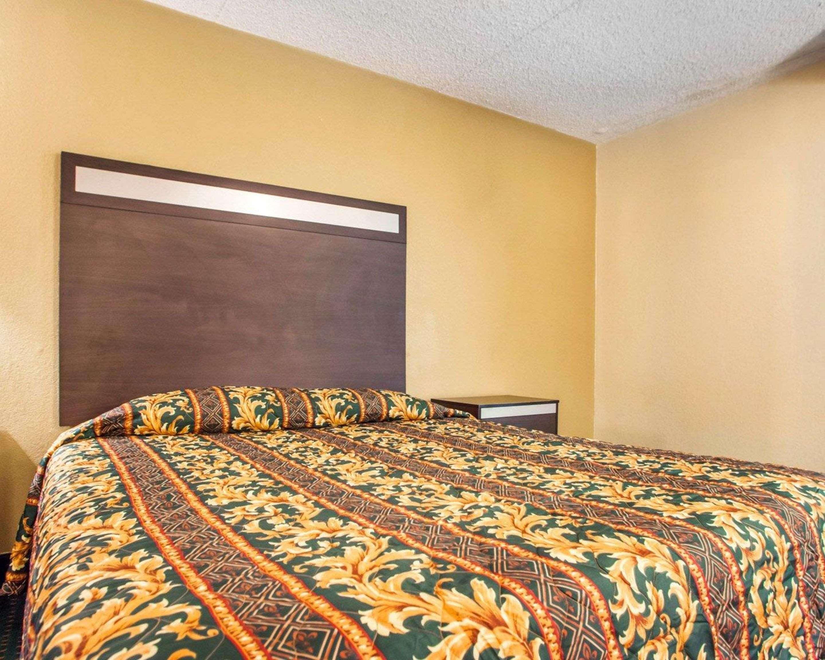 Rodeway Inn Mount Laurel Hwy 73 Buitenkant foto