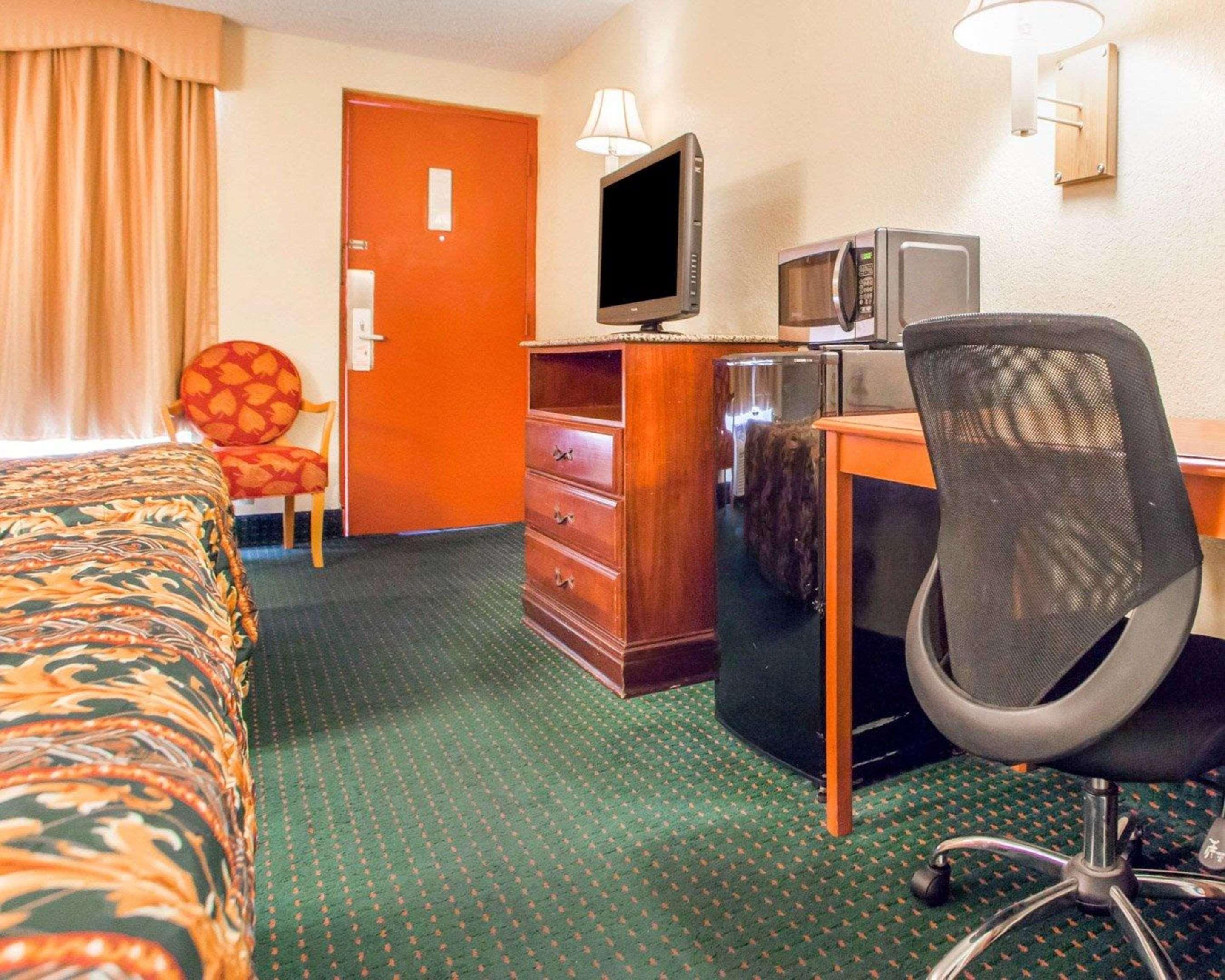 Rodeway Inn Mount Laurel Hwy 73 Buitenkant foto