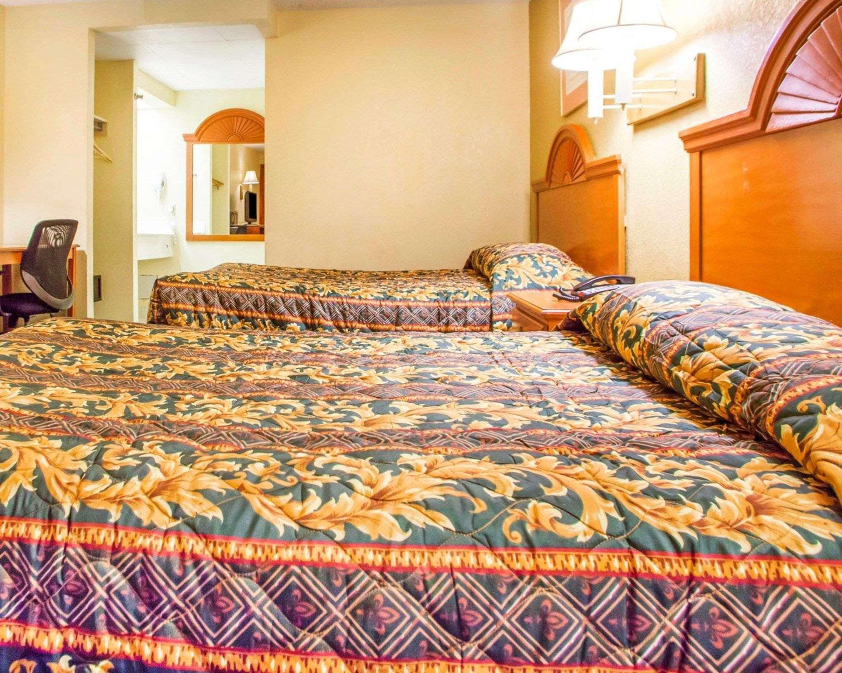 Rodeway Inn Mount Laurel Hwy 73 Buitenkant foto