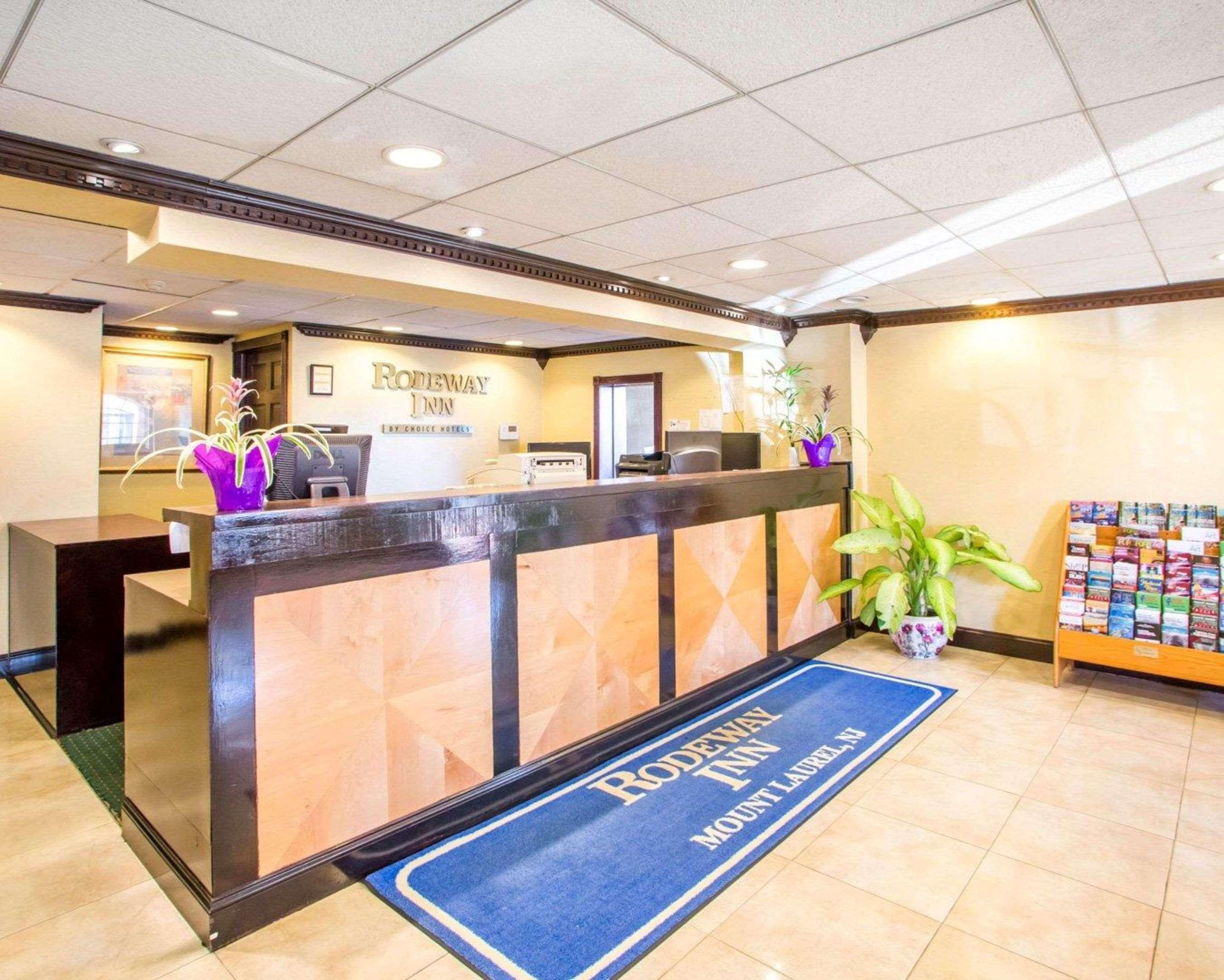 Rodeway Inn Mount Laurel Hwy 73 Buitenkant foto