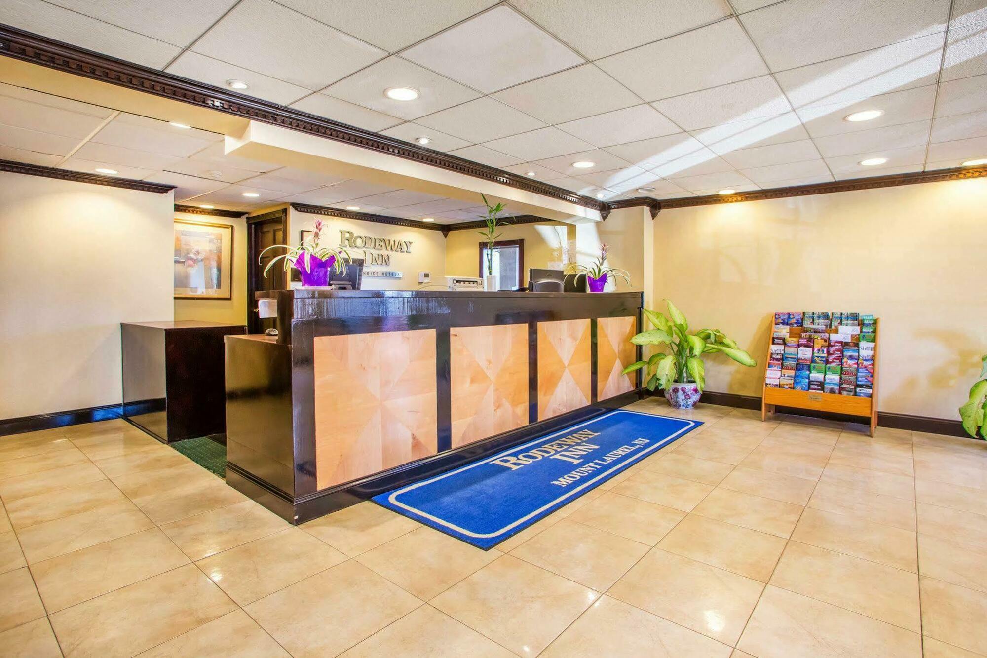 Rodeway Inn Mount Laurel Hwy 73 Buitenkant foto